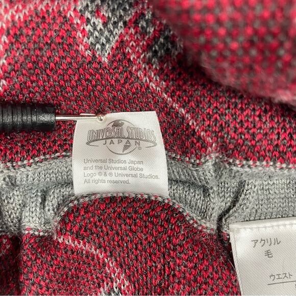 Peanuts | Snoopy Knit Skirt Medium Gray Red Smoo-chu - Picture 7 of 9